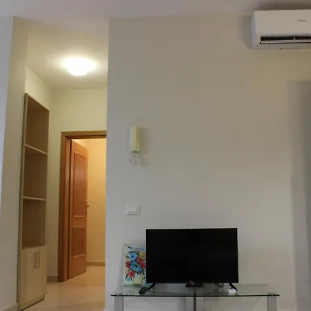 Laresol House Apartment *