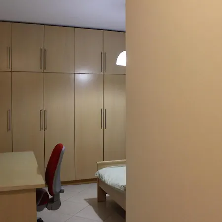 Laresol House Apartment *